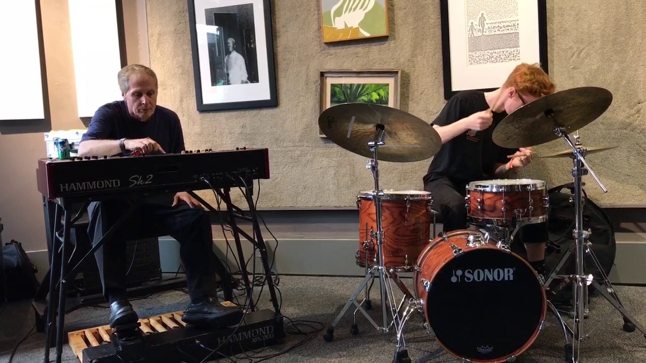 Amazing Organist Bill Heid playin the blues