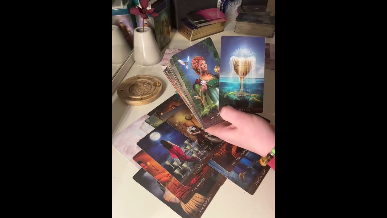 😳 Njut av ditt singelliv, för snart ligger någon bredvid om nätterna💫❤️ Tarot kärlek med mera