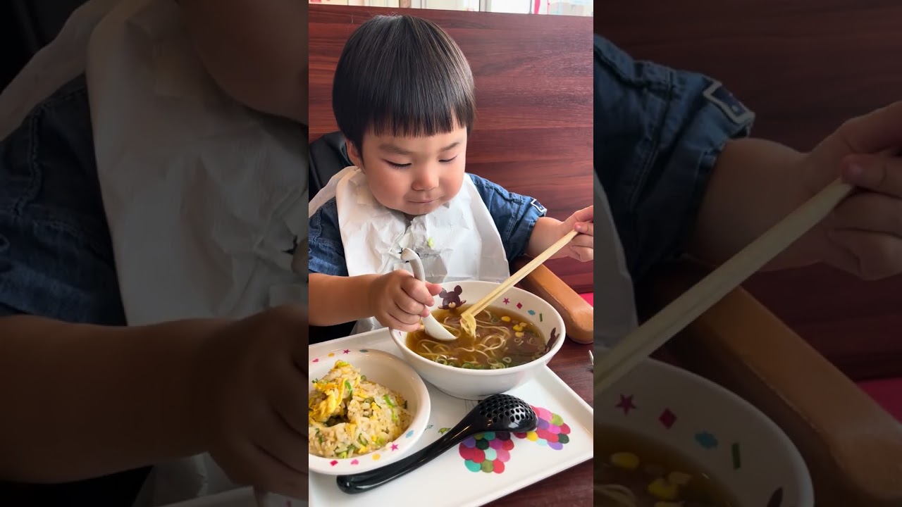 2歳11ヶ月 boyのお昼ご飯の様子👦🥣ラーメンと炒飯セットを注文‼️2歳児さんは完食できる？