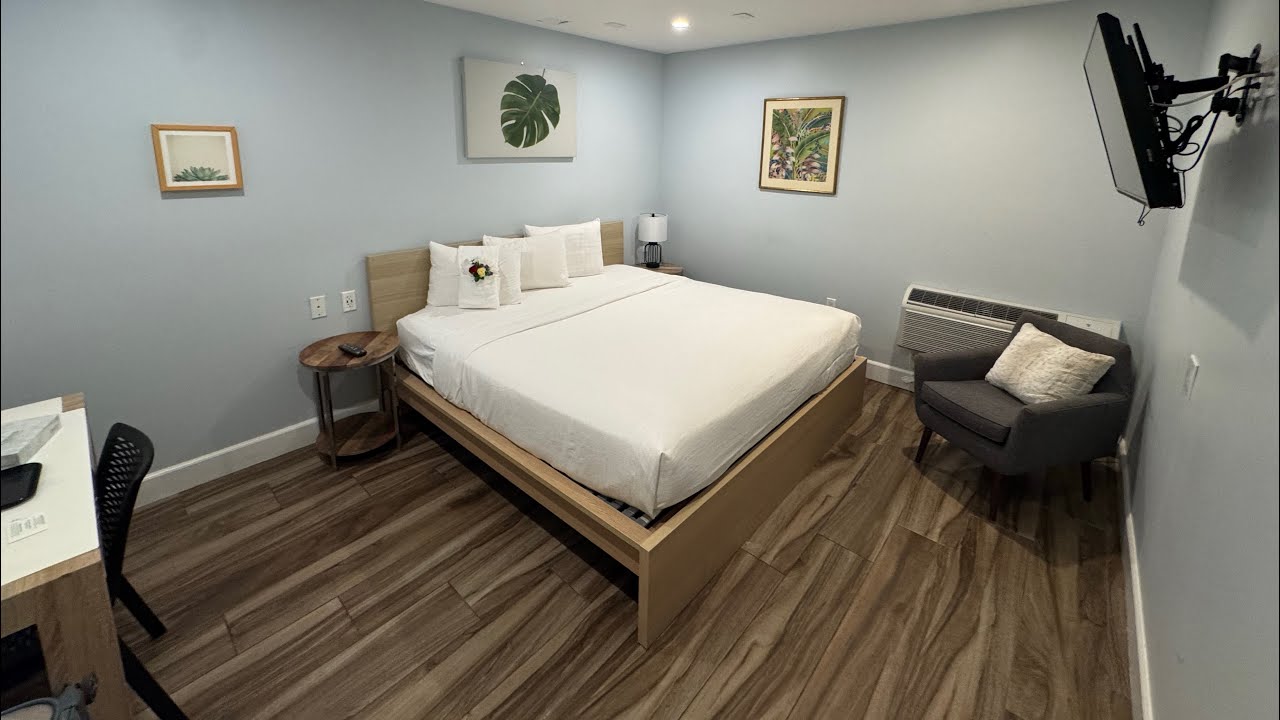 El Royale Hotel Near Universal Hollywood tour & review | Best budget hotel for HHN? 