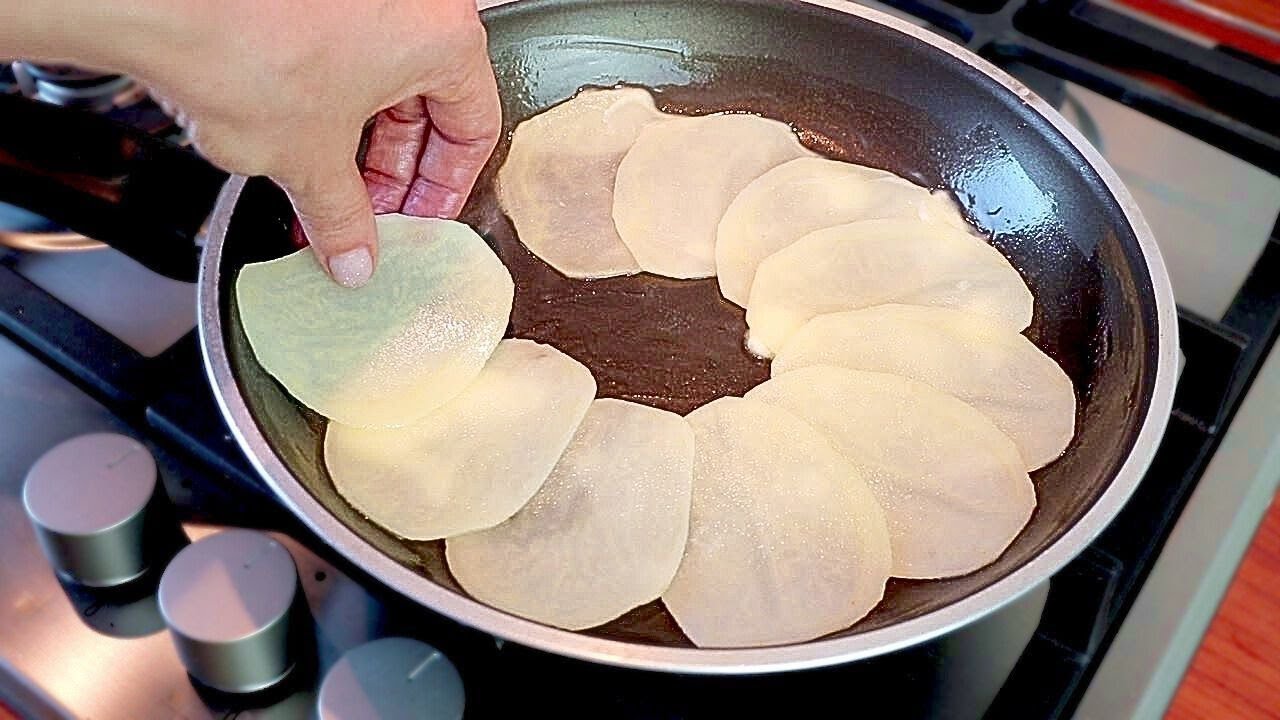 РАЗРЕЗАТЬ 1 КАРТОФИНУ, БЕРТЬ 2 ЯЙЦА и ужин готов!