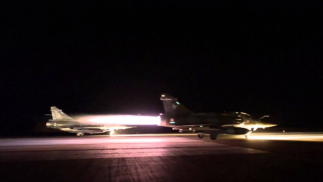 Raid a&eacute;rien fran&ccedil;ais sur Raqqah en Syrie