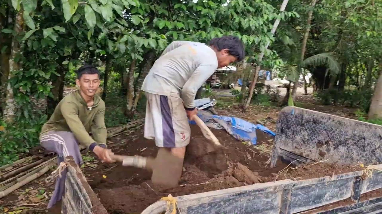 INCREDIBLE TECHNIQUE: TURNING SOIL INTO POLYBAG PLANTING MEDIA WITH SIMPLE TOOLS-Agriculture Farming