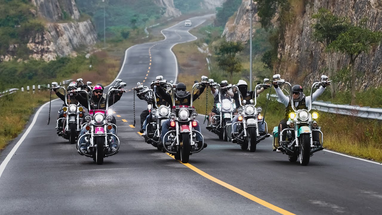 Chicano style Harley Familia Mc Touring Goes to Borobudur Internasional Bike Week 2025