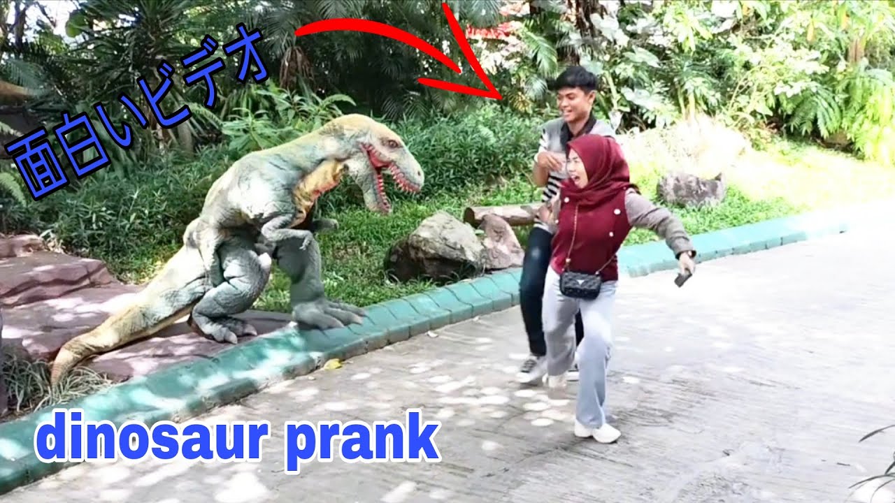Scary dinosaur Prank in Public – People’s Reactions