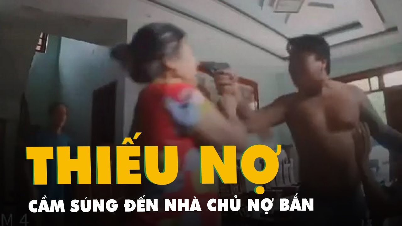 Camera ghi hình người đàn ông mang súng đến nhà chủ nợ bắn loạn xạ