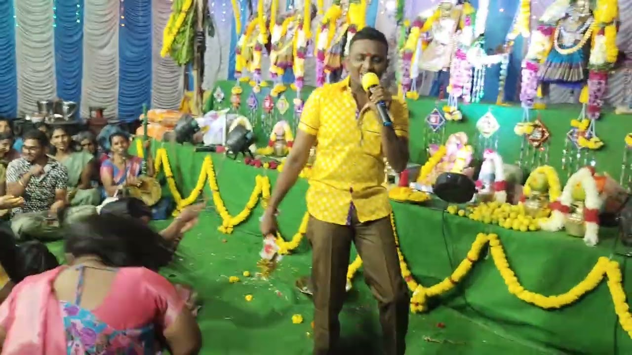 అక్కలు చెల్లెల్లు... ఆడుతూ ఉన్నారు.. ఊగుతూ ఉన్నారు