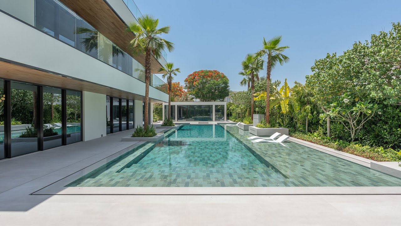 Upgraded Emirates Hills Villa with Rooftop Lounge