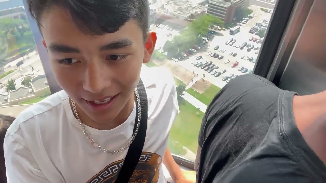 Skylon tower  vlog toronto day 4