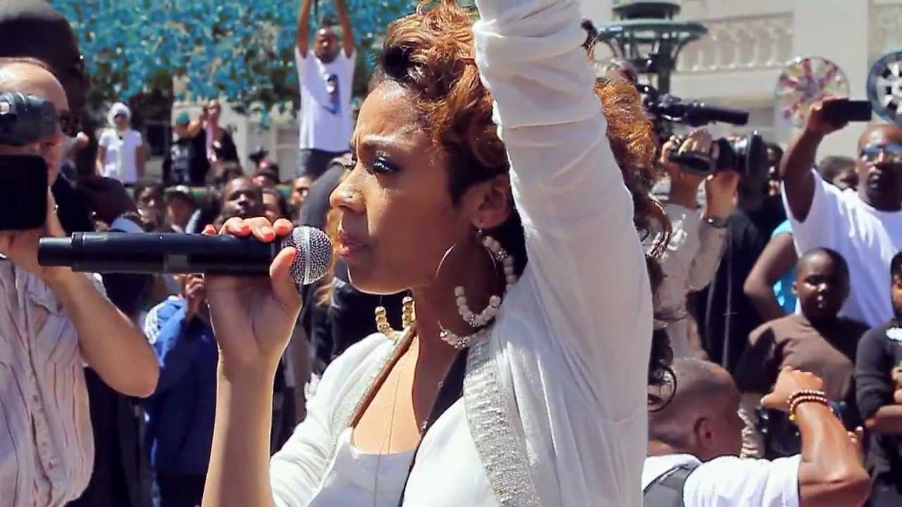 KEYSHIA COLE  DAY - LIVE IN OAKLAND - ( 4 song concert  ) PT. 2