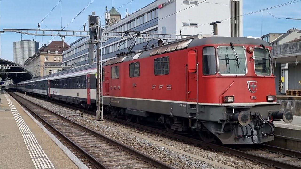 SBB Re 4/4 II mit Fanzug abfahrt in St. Gallen