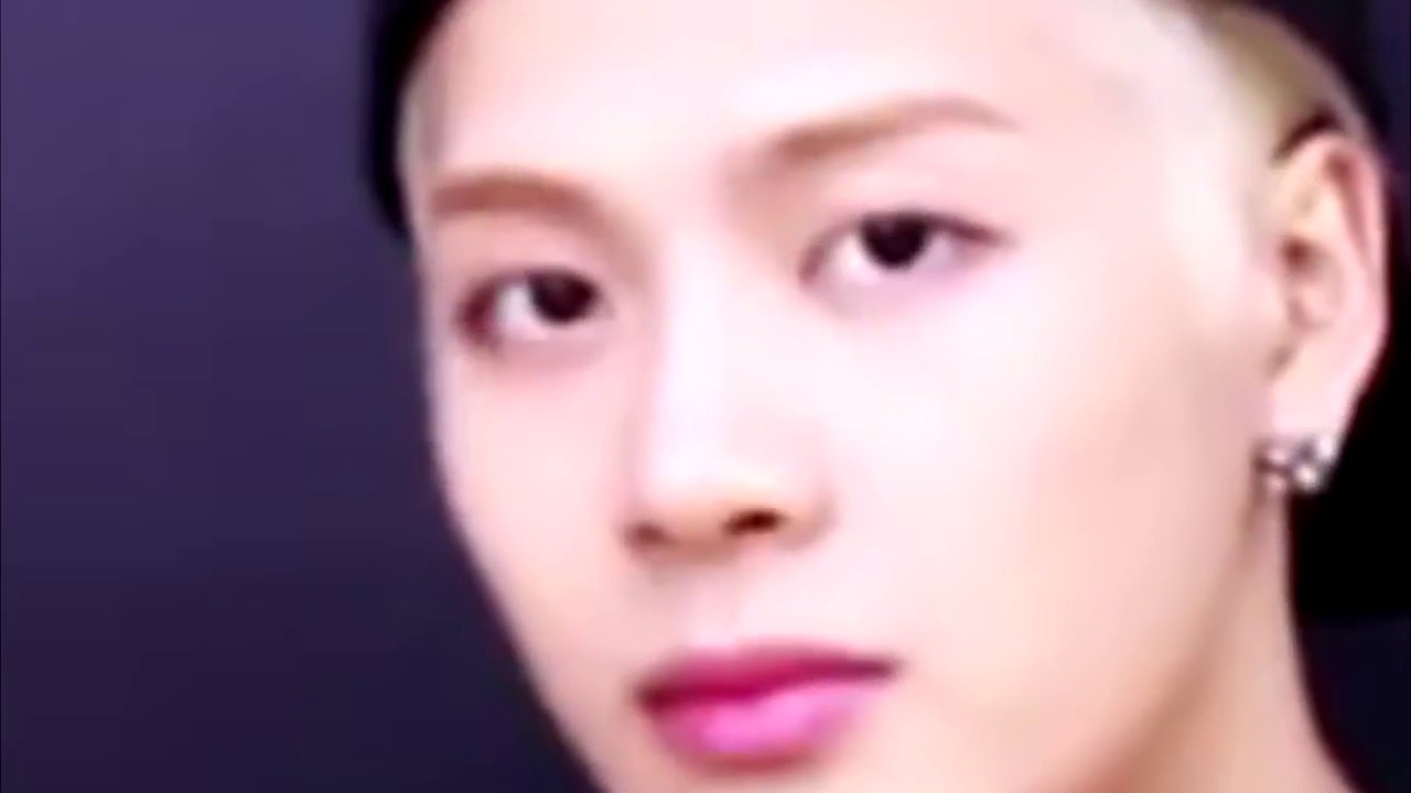 dumb texts between me and i don't know a brian but they're kpop