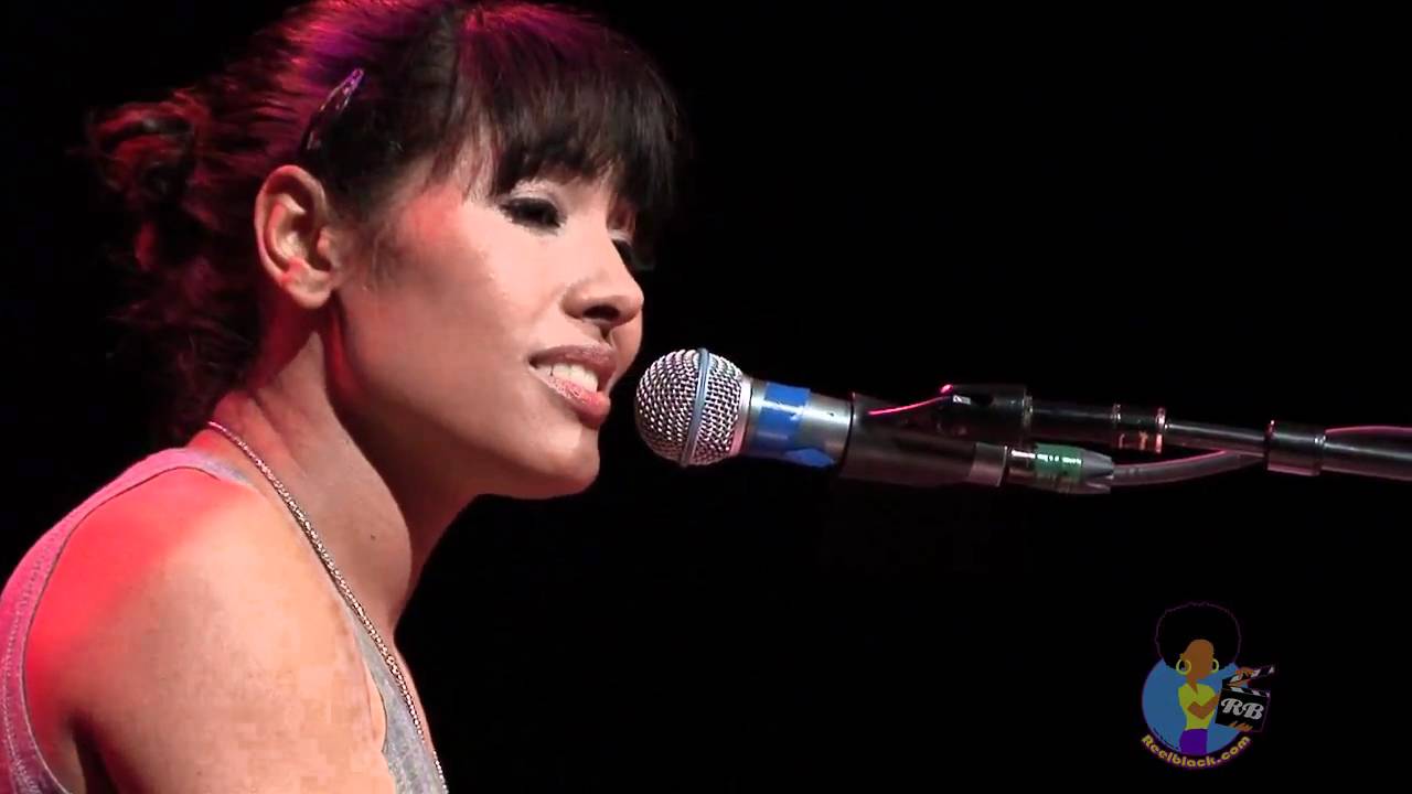 Nikki Jean - Pennies In A Jar (Live In Philly)