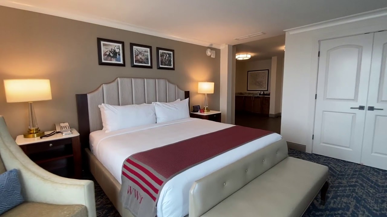 Discover the Higgins Hotel & Conference Center 🇺🇸
