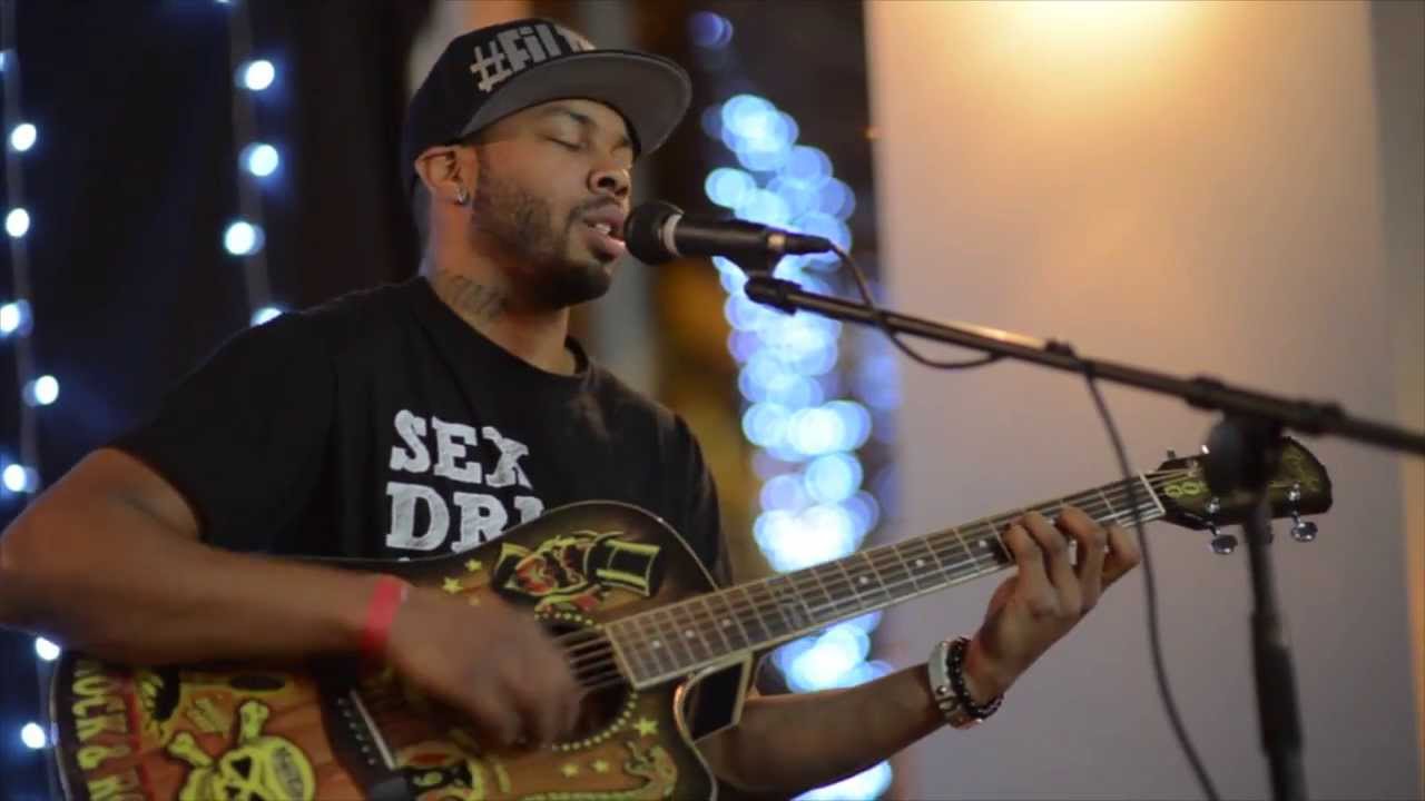 Ayron Jones 