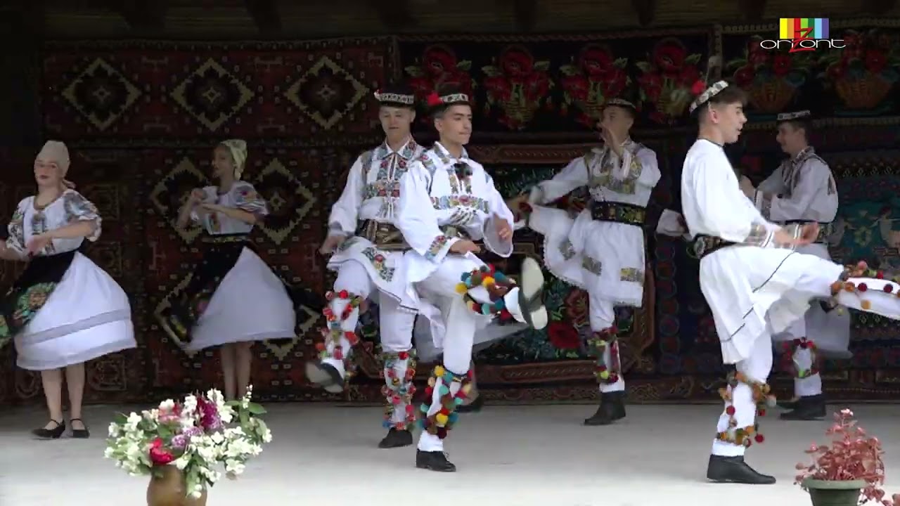 ANSAMBLUL TOACA VĂII GURGHIULUI - Suită de joc de pe valea gurghiului