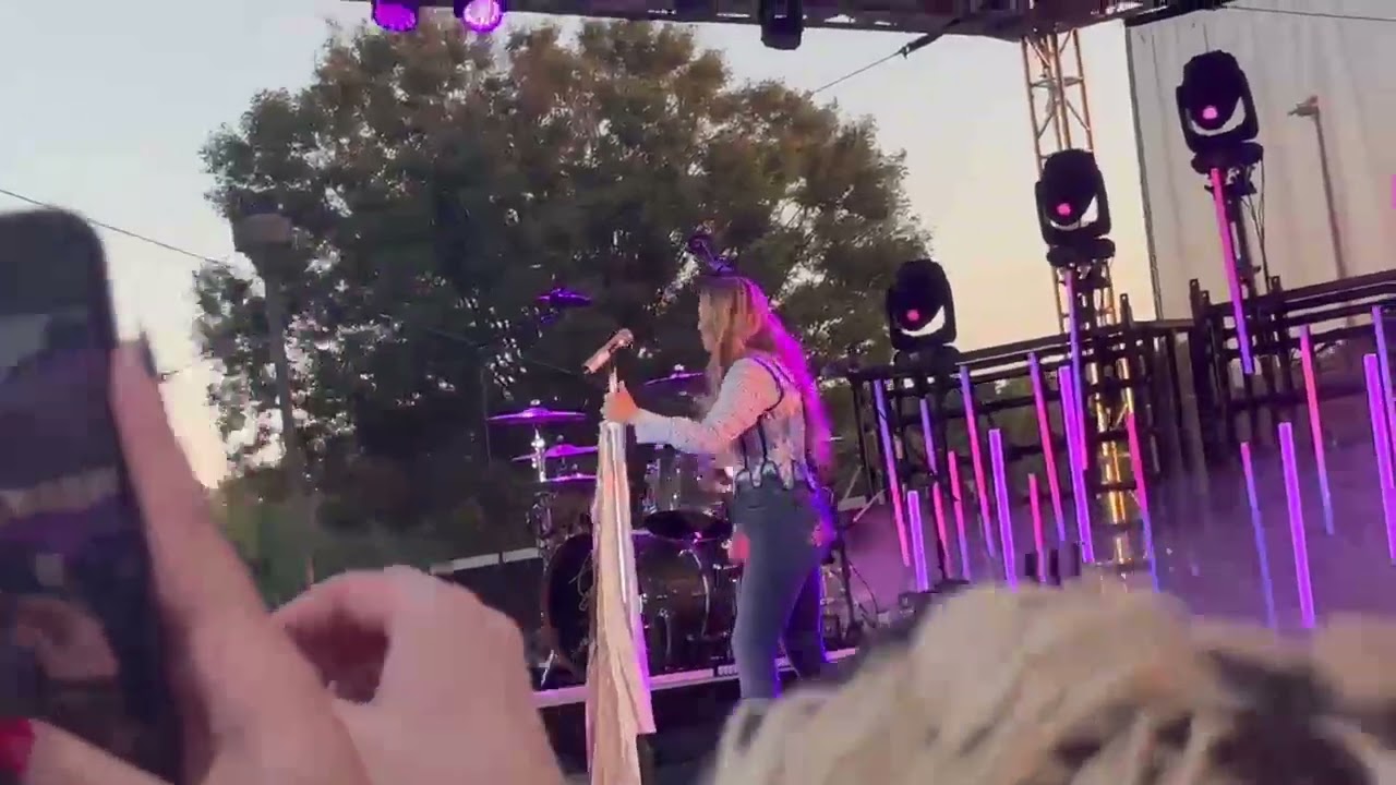 Gabby Barrett - Pick Me Up - Live From The 2025 City Of Hilliard Freedom Fest