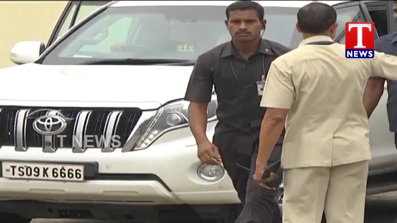 CM KCR Arriving Visuals from gannavaram Airport | Vijayawada | TNews Telugu