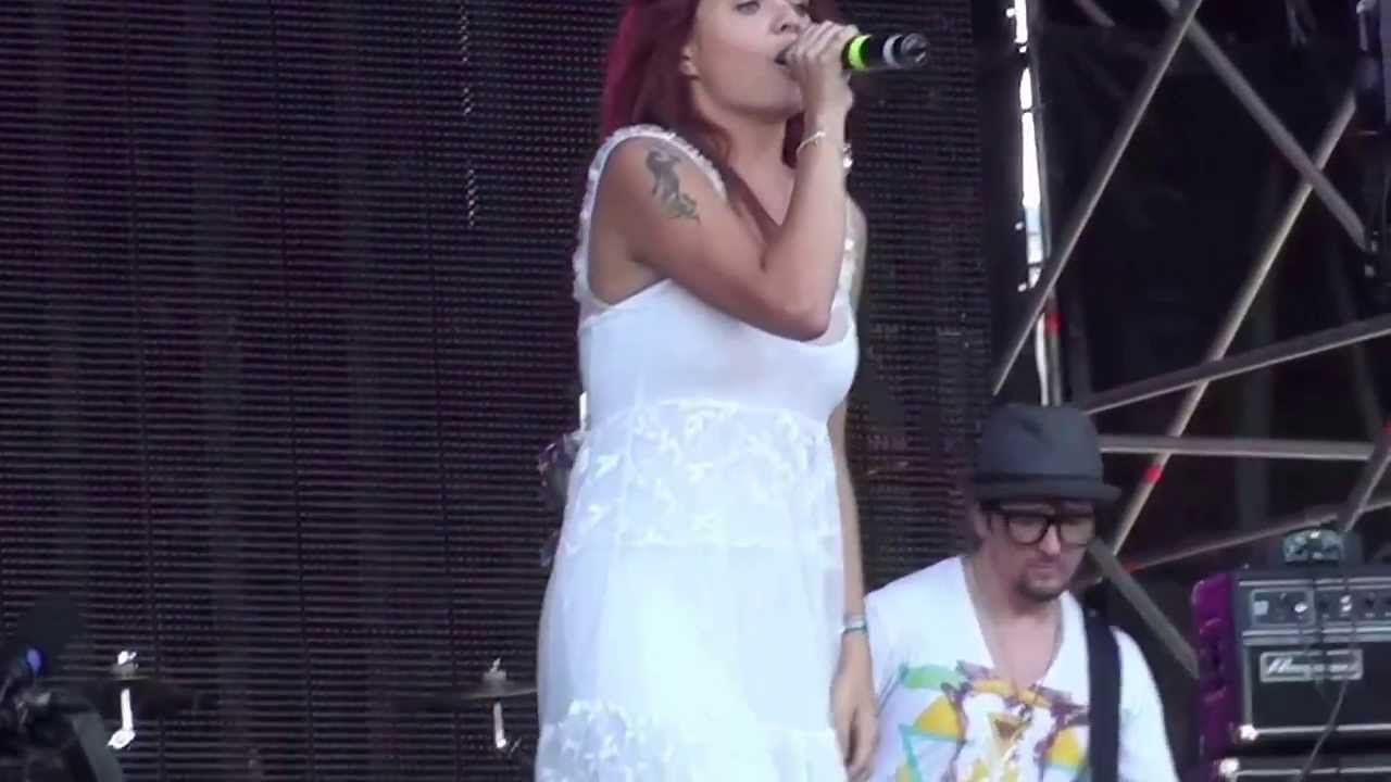 МакSим и Animal ДжаZ - Живи (Санкт-Петербург; 20.07.12)