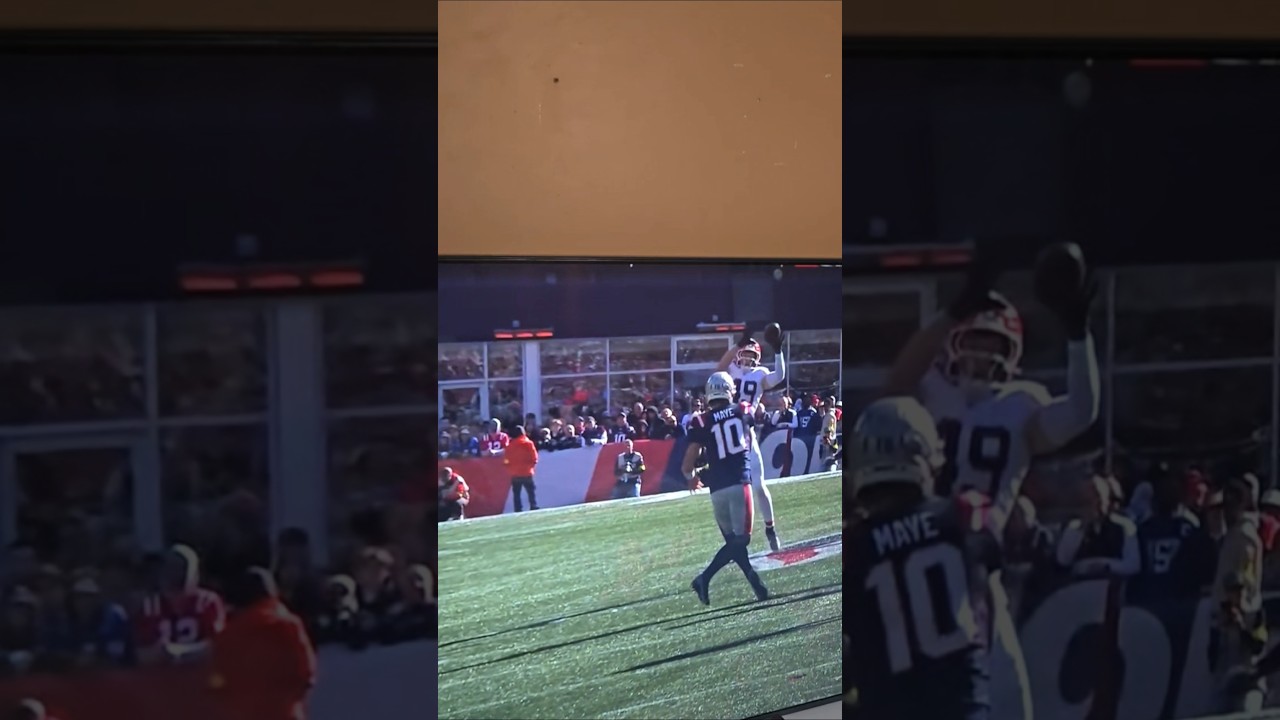 Rookie of the yr Carson Schwesinger with beautiful int! #browns ##clevelandbrowns #dawgpound