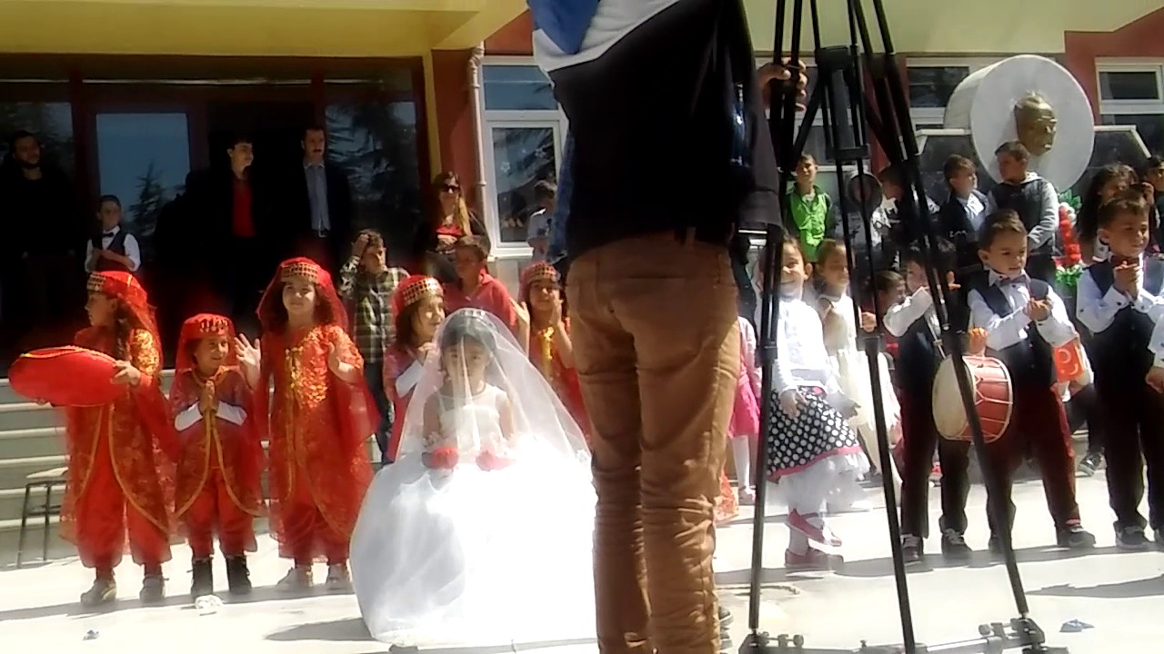 ISPARTA ALİKÖY KÜÇÜK HACILAR. 23NISAN GELİN VE DAMAT GÖSTERİSİ