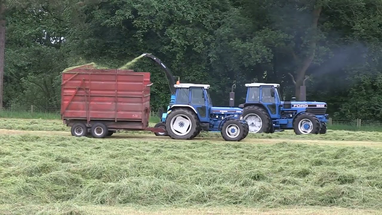 FORD 8830 AND MENGELE SH40N FORAGE HARVESTER