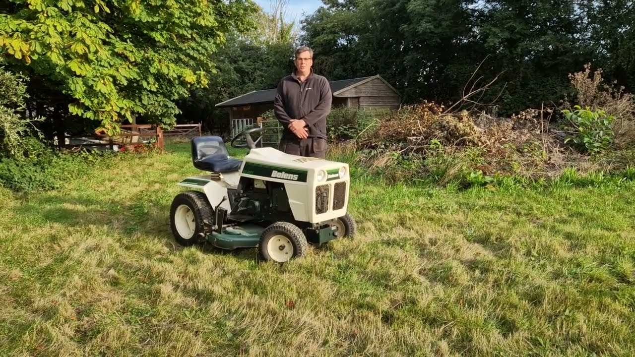 Paddock Grass Cutting With The BOLENS 1668 Hydro. CAN YOU BELIEVE THIS WAS BUILT IN 1984!