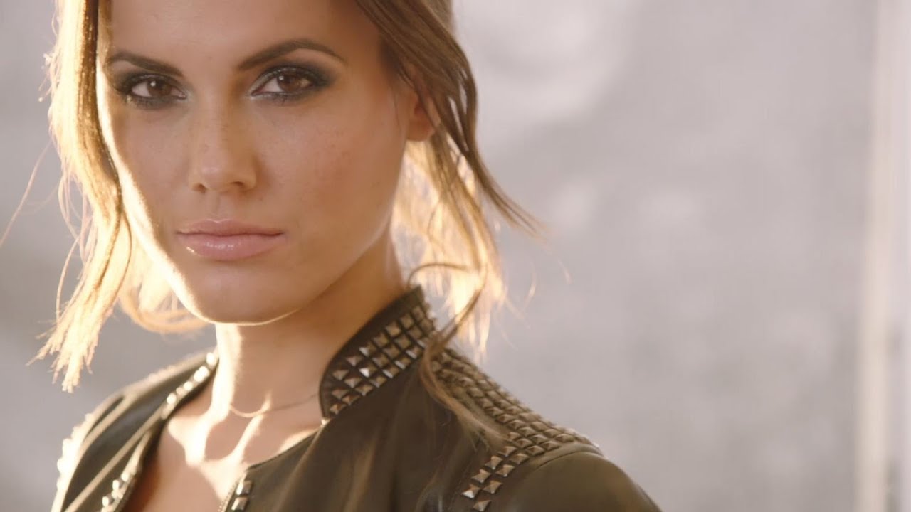 Max Factor - Glamouros Transformation