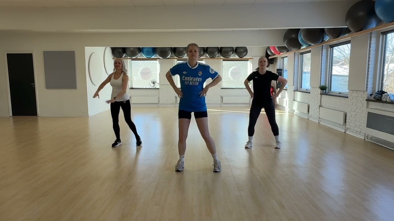 Dance choreography: Sapphire - Ed Sheeran (front)