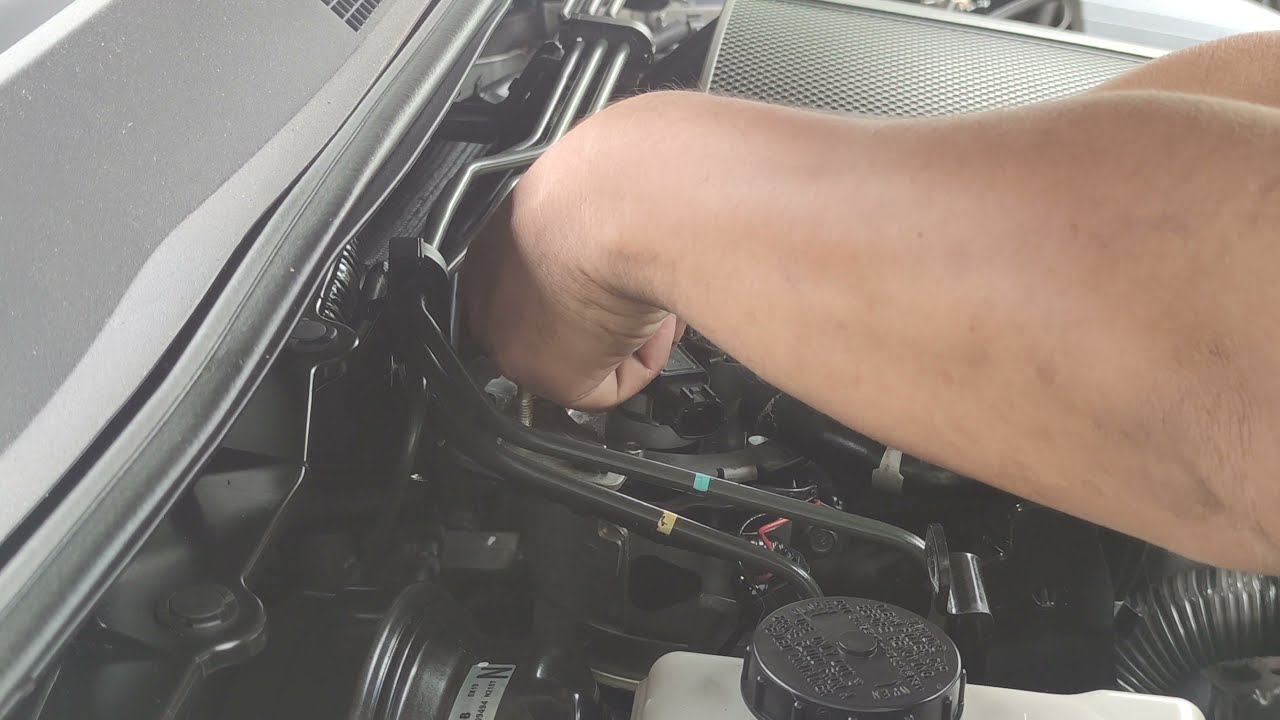 how to change diesel filter nissan navara np300