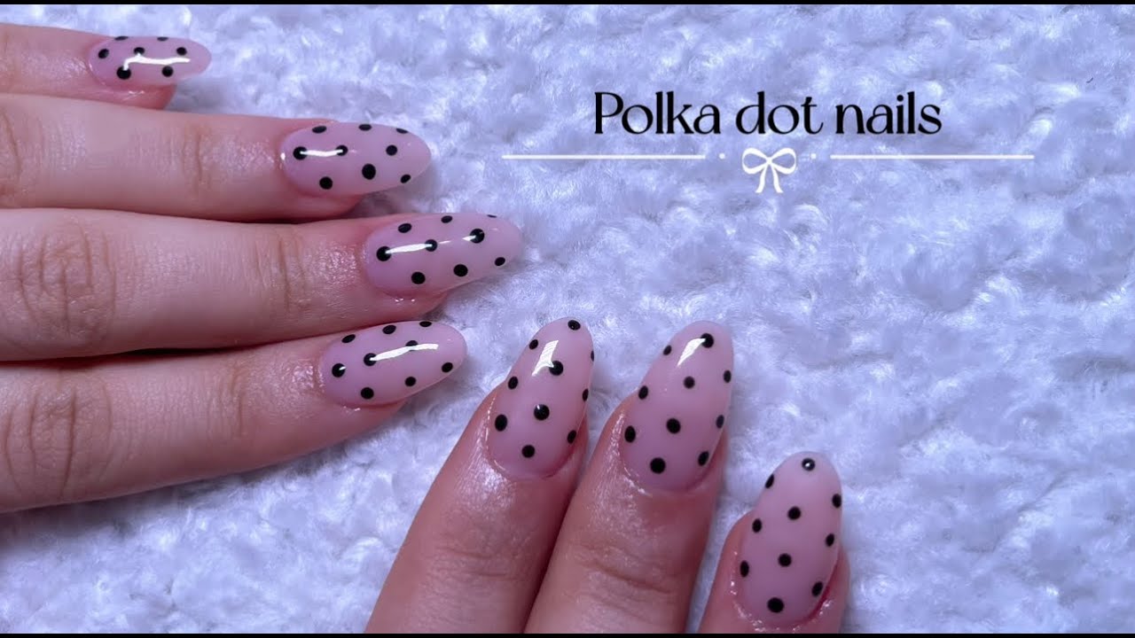 Polka dot nails (gel X application & builder gel)