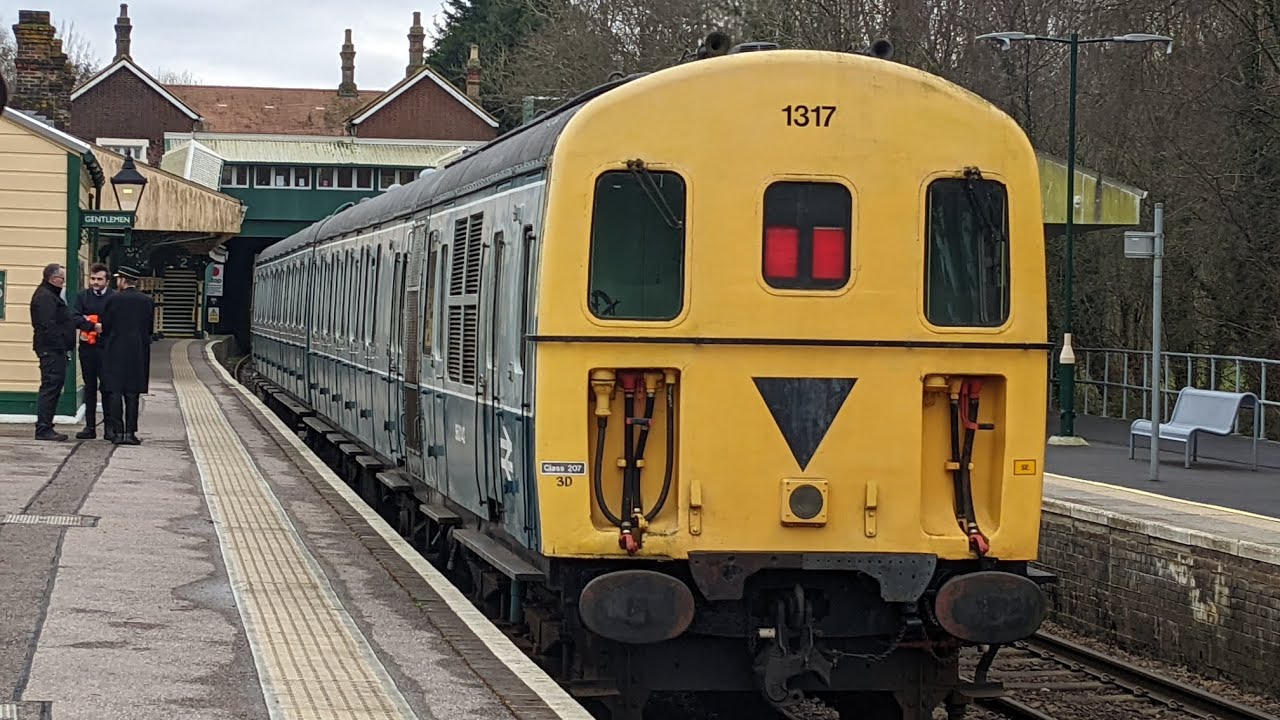 Class 207 Thumper at Eridge
