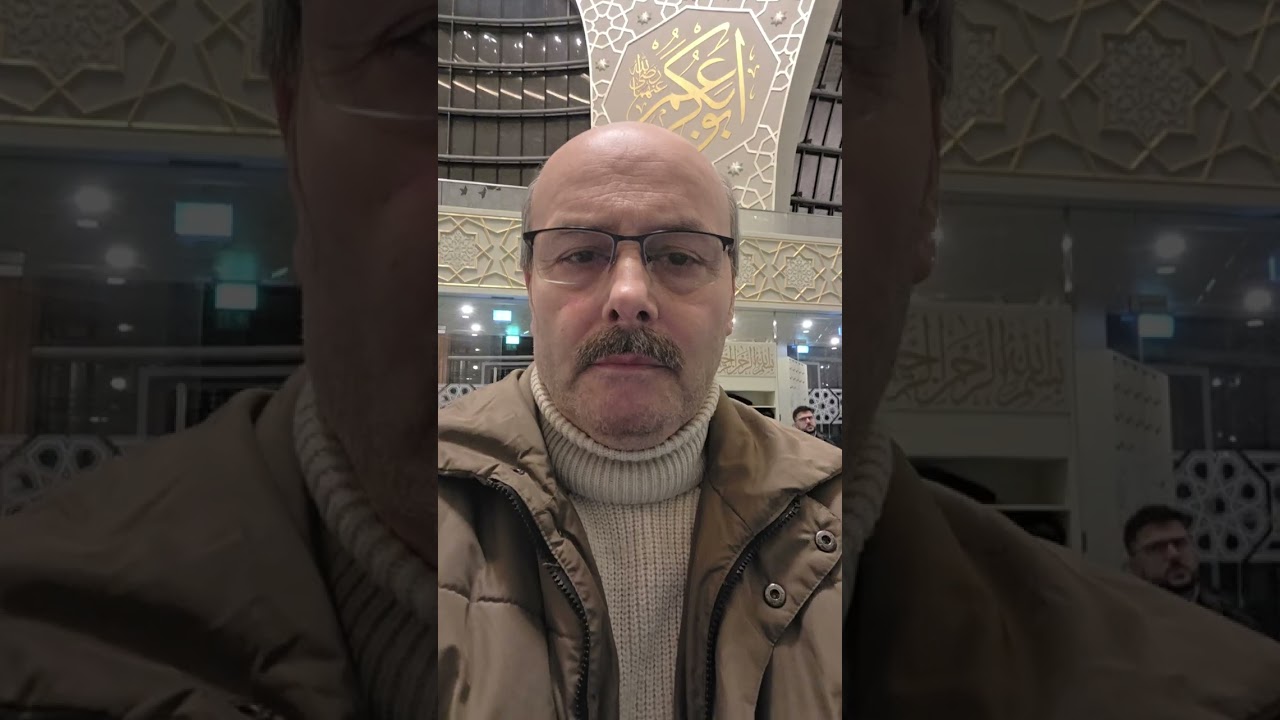 DITIB Köln Merkez Camii'nde yatsı namazı sonrası okunan aşr-ı şerif. #Köln #Deutschland #Almanya 