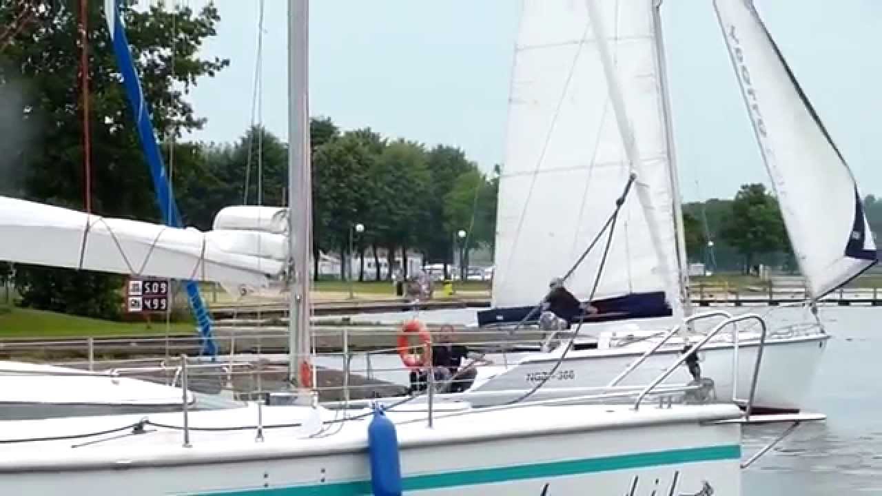 Natangia podejście do kei na żaglach rufą