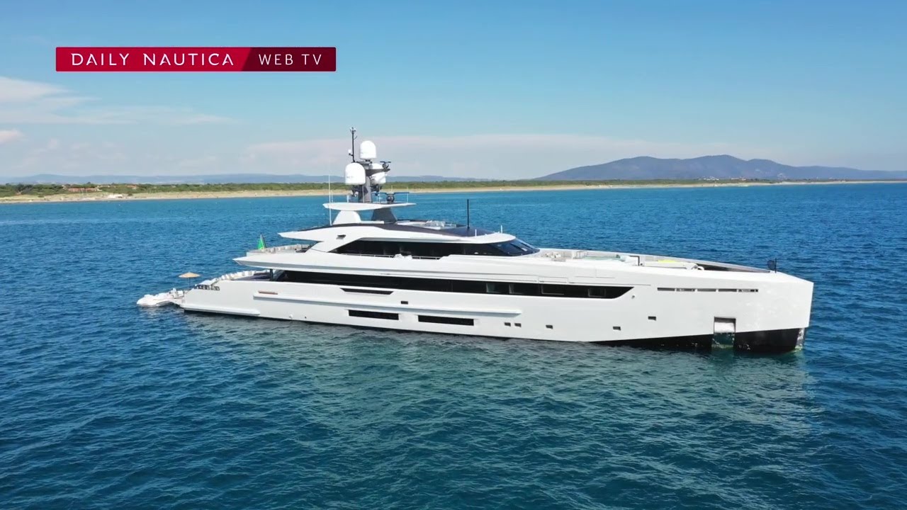 A bordo del superyacht Kinda, 50 metri di Tankoa: la visita guidata dal comandante Chelazzi