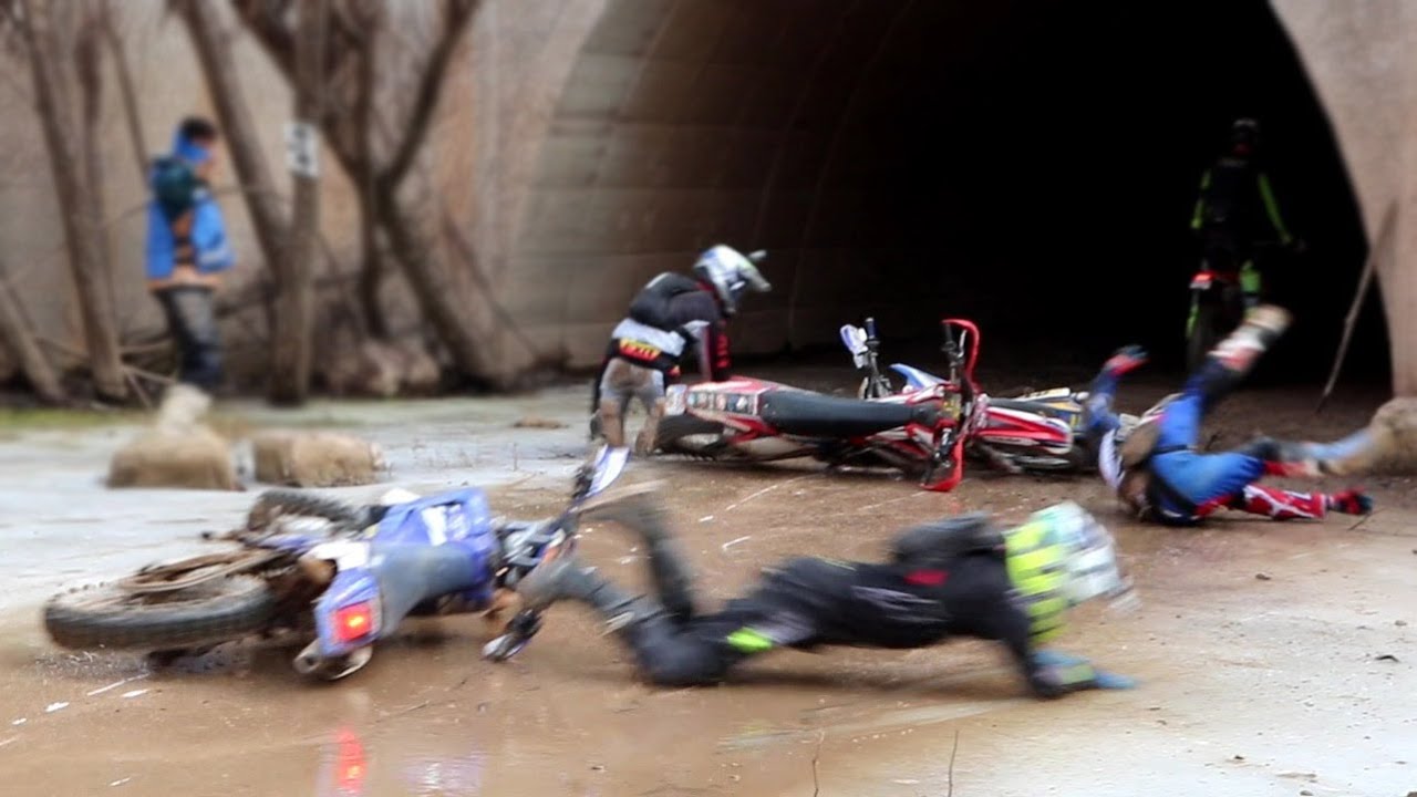 Bassella Race 1 2022 | Slippery Mud Party vs 1250 Riders | Enduro Crash & Show