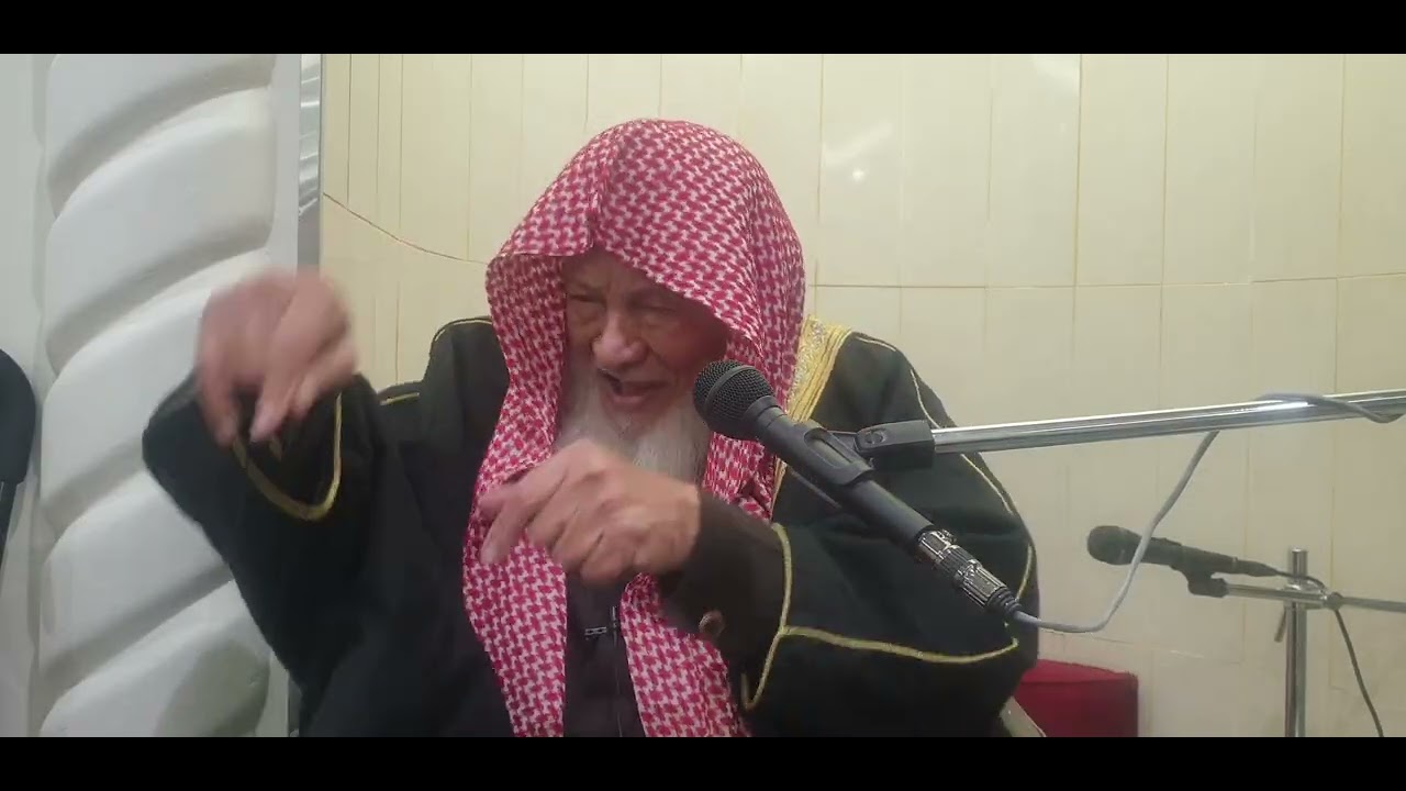 أَمَّنْ هَٰذَا الَّذِي يَرْزُقُكُمْ إِنْ أَمْسَكَ رِزْقَهُ