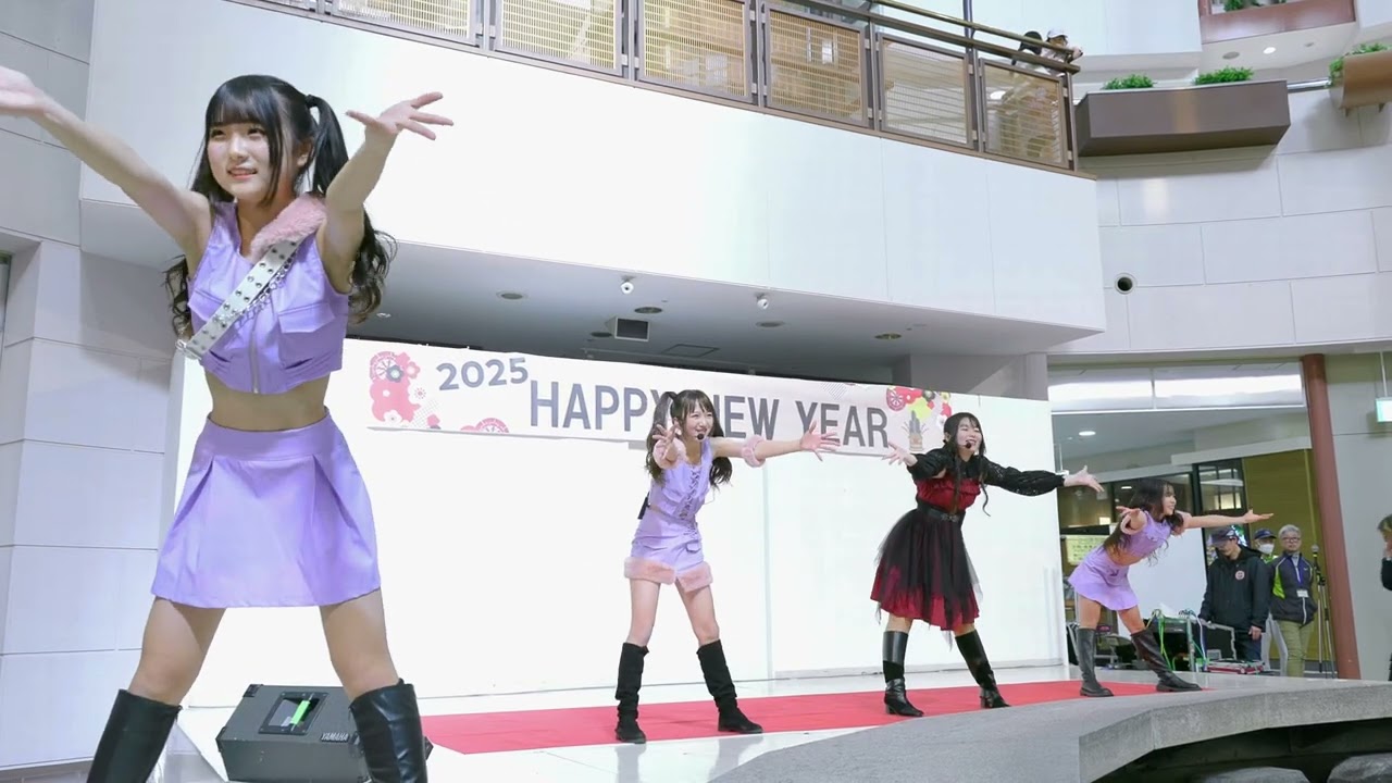 𝐌𝐞𝐋𝐟𝐲 & 𝐂𝐇𝐄𝐑𝐈𝐒𝐇𝐓𝐈𝐄 𝐃𝐚𝐧𝐜𝐞部『アイドル』20250104①@イオンモール桑名噴水ステージ