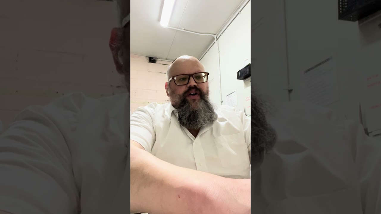 אופן העמדת סכין שחיטה חב״ד