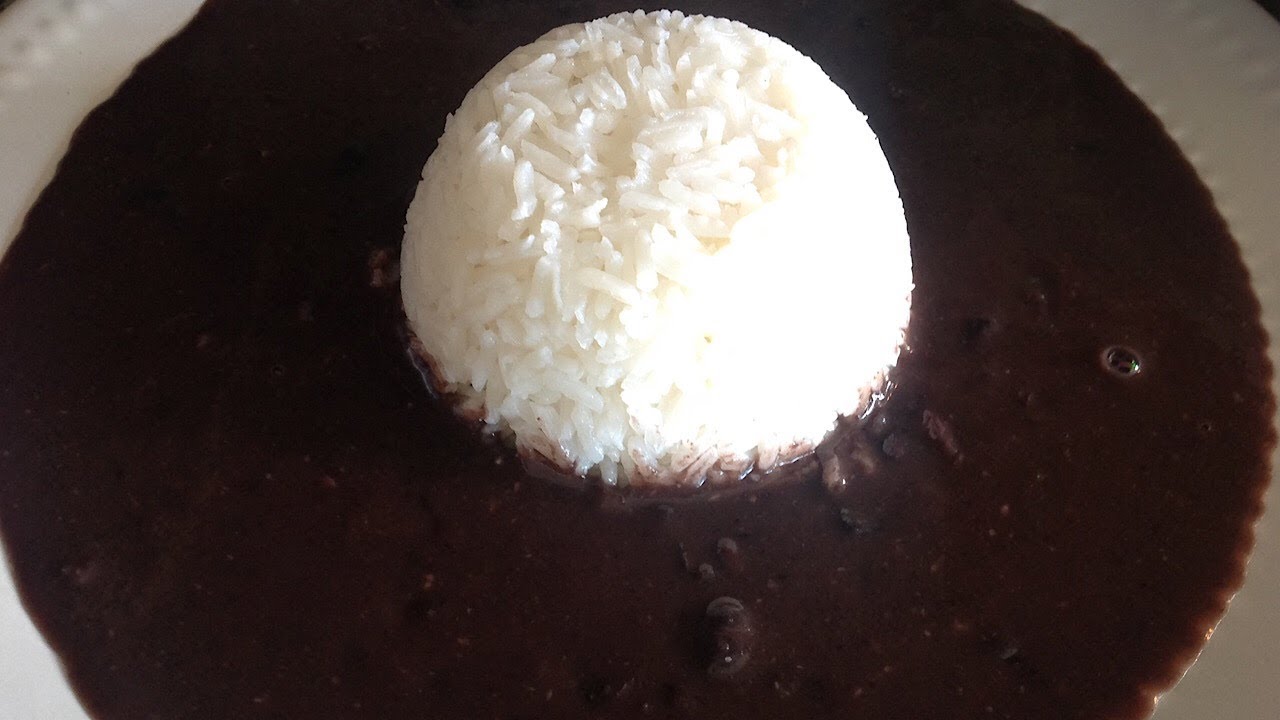 How to make Haitian black beans (sos pwa nwa)