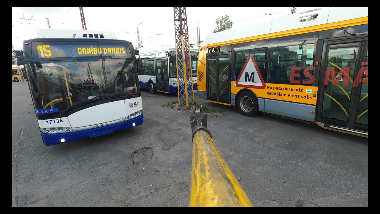 Rīga, Trolejbusa maršruts №4.Reiss 1.parks - Jugla. Skats no kontakstieņa atpakaļ uz kontaktgalviņu