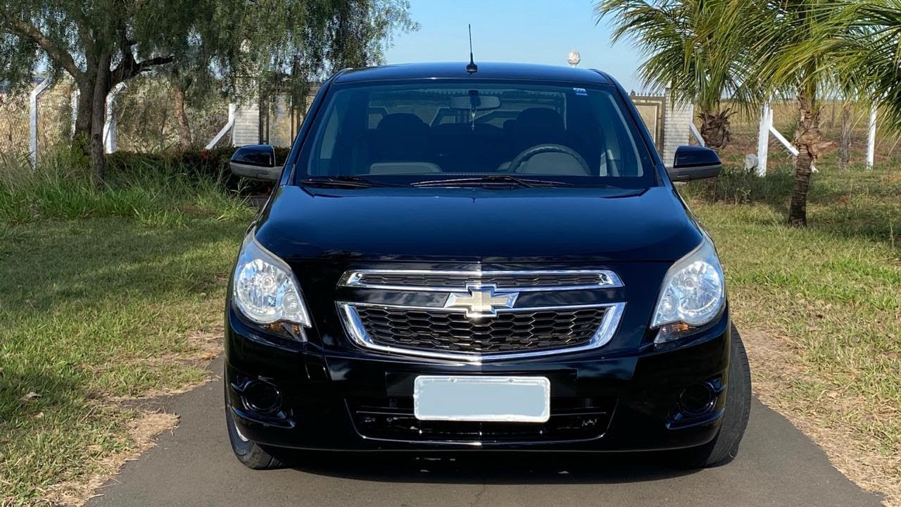 DIRIGINDO COBALT 1.4 LT 2013 - Conforto e espaço interno.