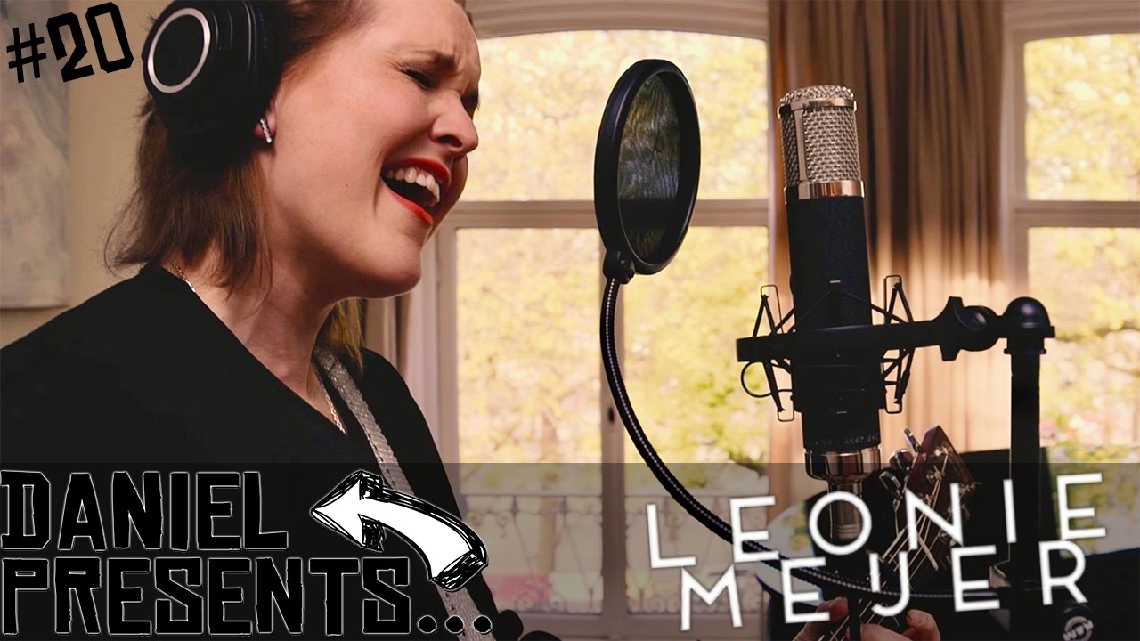 #20 Daniel Presents... Leonie Meijer! (Music Video: Wacht Tot Ik Bij Je Ben)