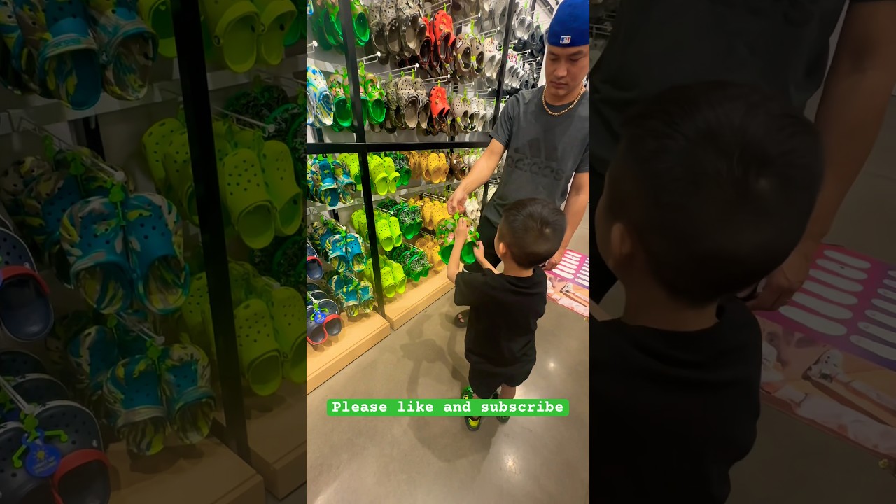 #video #shortvideo #newvideo #trending #like #thanks #weekend #newshoes #crocs #shopping