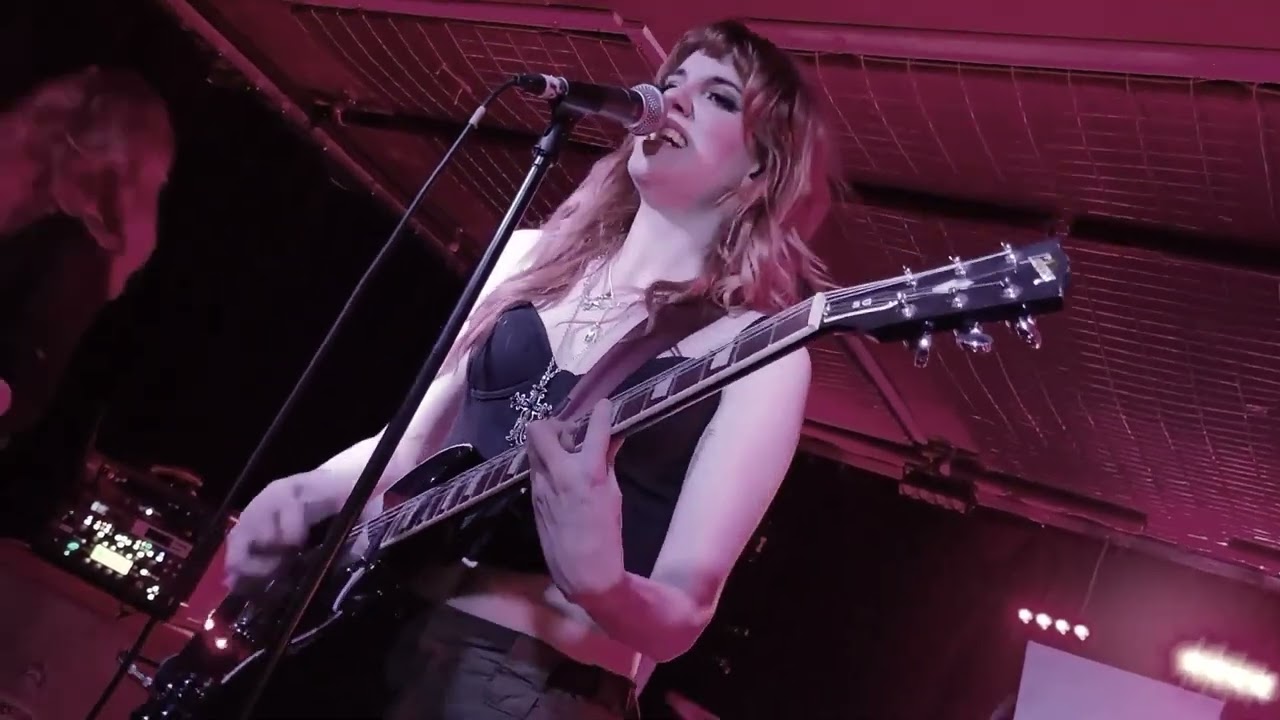 VILIVANT - Running on Empty (Live in Montreal at Piranha Bar)