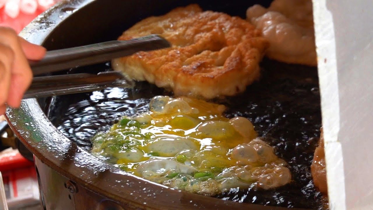 吳興街炸蛋蔥油餅 ! 蓬鬆麵皮搭配香酥炸雞蛋！蔥油餅製作/好吃炸蛋蔥油餅/Scallion Pancakes, Chinese Pancake, Taiwanese Street Food