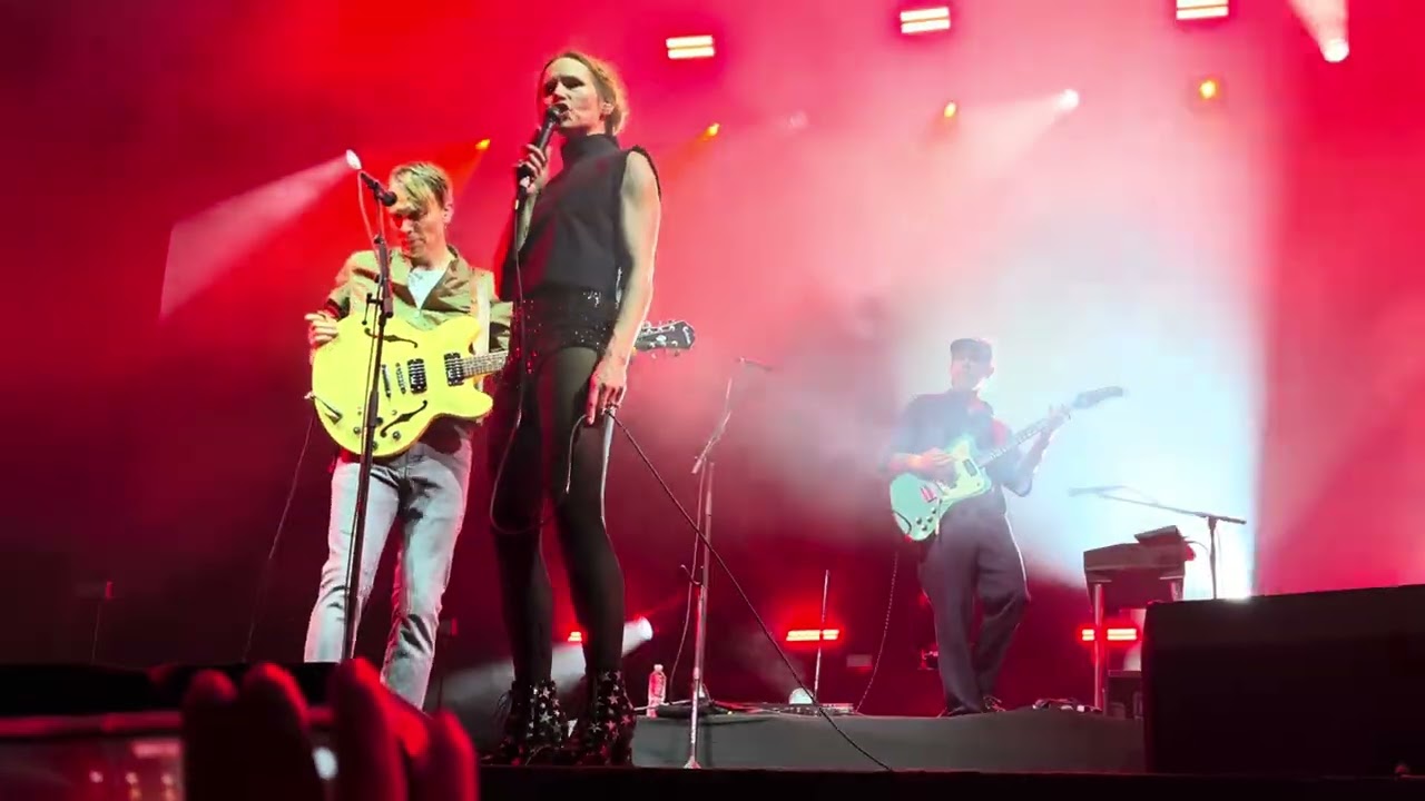 The Cardigans - My Favourite Game Live at México City 2026 Pepsi Center Front Row