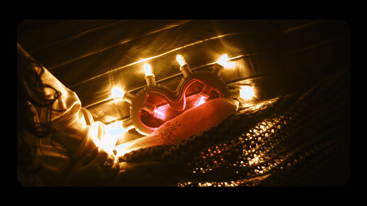 RITMO BINARIO - LUMINAIR (Official Video ft. Manuela Vitulli)
