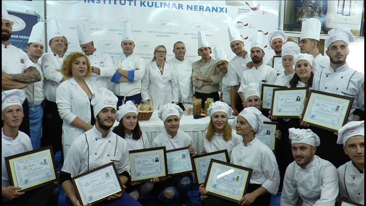 Report TV - Diplomohen 40 student&euml; n&euml; Institutin Kulinar Neranxi