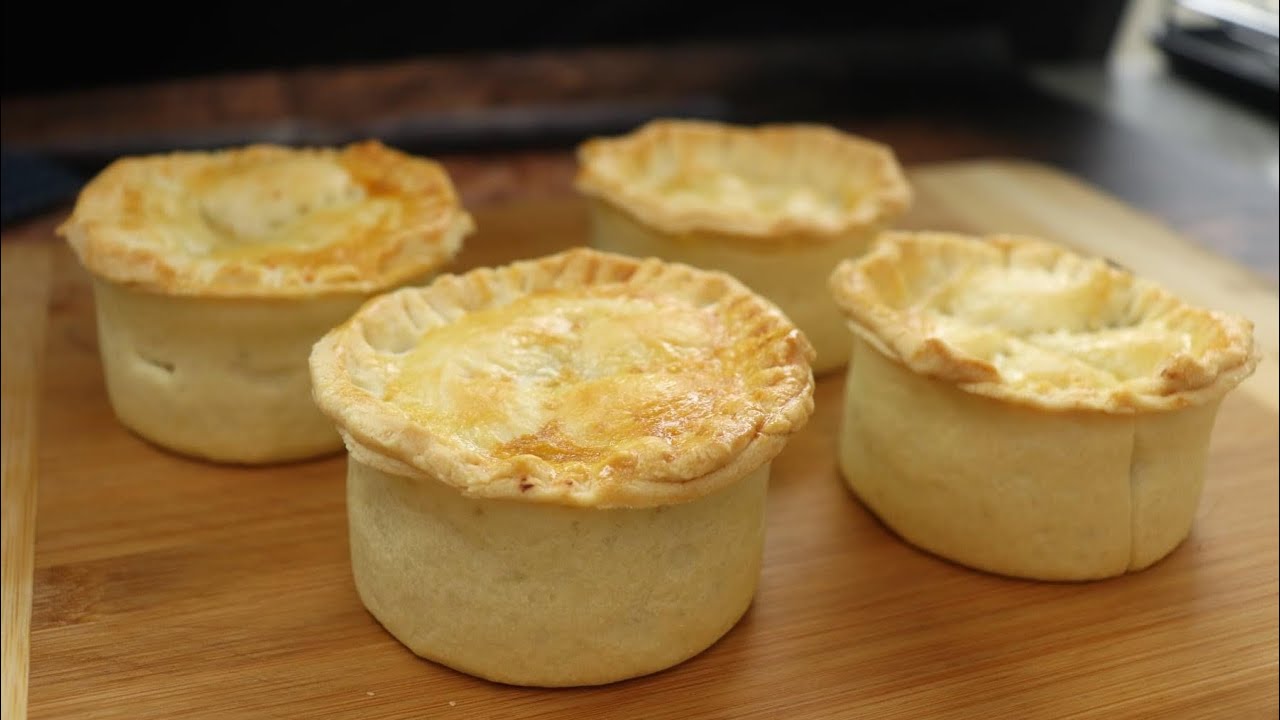 Chicken & Mushroom Pie | Easy Chicken Pie Recipe